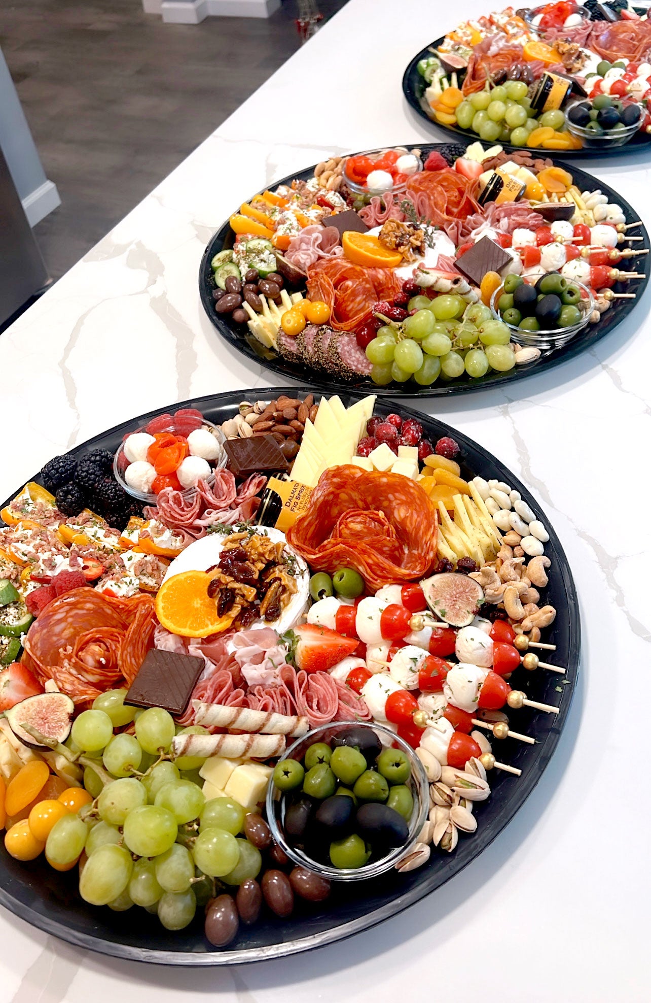 16" Round Savory Charcuterie