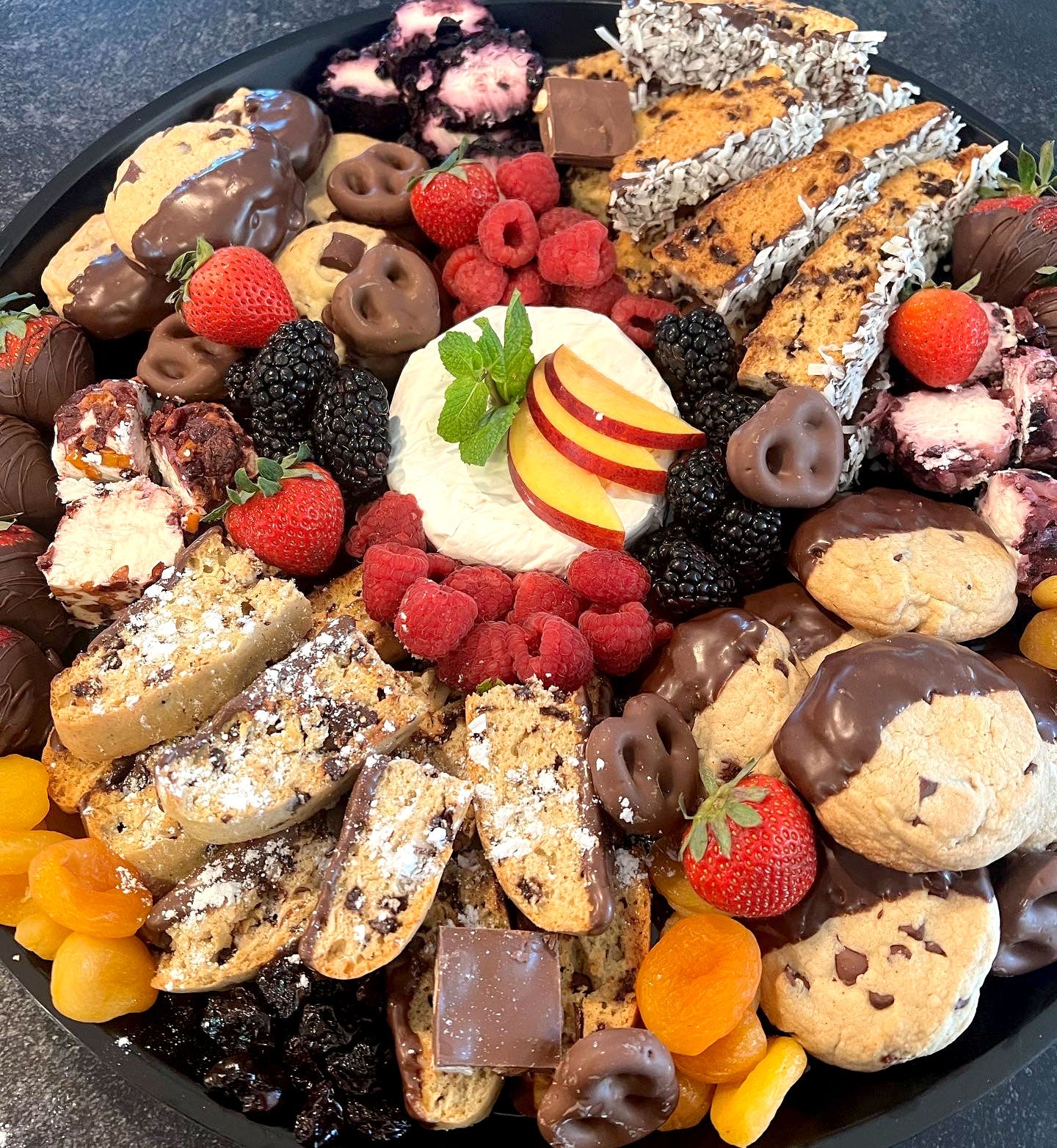 16" Round Dessert Charcuterie